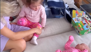 Ivana Gáborík predstavila bábo sestričke, reakcia staršej dcérky všetkých rozplakala!