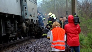 Tragédia na koľajniciach. Vlak zabil vodiča (†23)