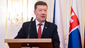 Opoziční senátori vyzvali Babiša, aby dal Okamurovi najavo, že škodí Česku