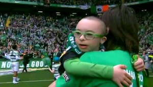 Chlapi, palec hore! Gestá Pánov zo Celticu vás chytia za srdce!