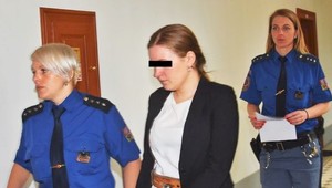 Novorodenca ubila na smrť. Bála sa, čo na utajené tehotenstvo povie jej druh