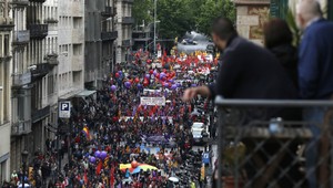 FOTO: Ľudia po celom svete zaplnili na Sviatok práce ulice