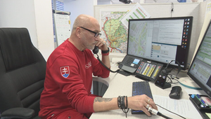 Rekordný počet hovorov na tiesňovej linke: Vybavili aj telefonát od upíra