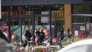 Polícia ukončila rukojemnícku drámu v supermarkete. Ženu oslobodili po viac ako 11 hodinách