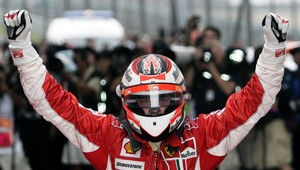 Räikkönen oslavuje víťazstvo, Hamilton trpká prehra