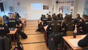 Mladý policajný študent desil okolie. Hovoril o streľbe aj bombovom útoku