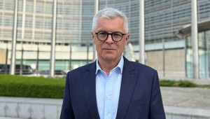 Ivan Korčok bol účastníkom dopravnej nehody. Ospravedlnil sa zranenej vodičke