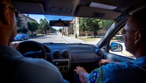 Policajta vyhodili, vraj bol na horúcej stope