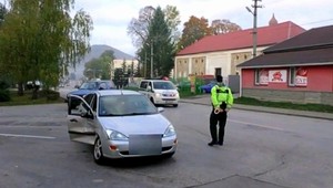 Vodička nabúrala do druhého auta, jeho šofér nafúkal
