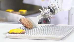 Robot Flippy miesto šéfkuchára? Má tie najlepšie predpoklady: Nízke náklady a nechce dovolenku