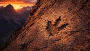 V Taliansku objavili stenu plnú dinosaurích stôp