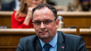 Čepčekov návrh na radikálne sprísnenie interrupcií neprešiel. Záborská však ešte nepovedala posledné slovo