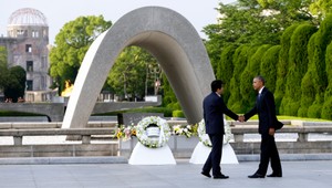 Prezident Obama priletel do Hirošimy, na pamätník obetí položil kvety