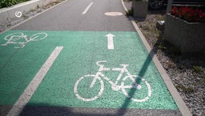 Zrážka dievčaťa na bicykli s autobusom: Aj pre cyklistov platia povinnosti, upozorňuje polícia