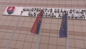 Pacienti s chorobou čriev sú zúfalí. Lieky sú nedostupné a riešenie v nedohľadne