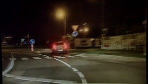 Policajtom, ktorí dokopali postrelené dievča, zrušili dohodu o vine a treste