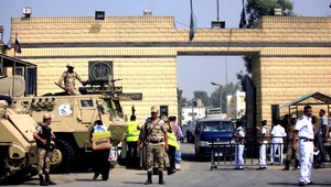 Pri zrútení budovy zahynulo 10 ľudí, niekoľko ďalších je stále pod sutinami