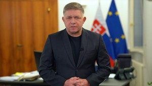 Podľa Roberta Fica v Paríži bola bojová atmosféra a nepadlo ani slovo o mieri