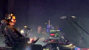 Neovláda ruky ani nohy, napriek tomu zabáva ľudí. Výnimočný DJ mieri až na olympiádu