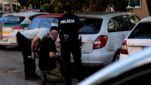 V Žiline policajti zaisťovali auto. Vďaka aplikácii obyvateľ zistil, že auto ukradli v Českej republike