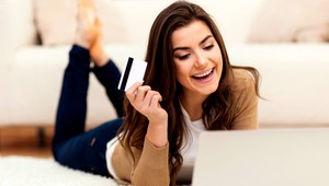 Nákupy na internete sú lákadlom pre podvodníkov. Ako môžete minimalizovať riziko?