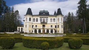 V Betliari nakrúcajú seriál, pozrite si priestory obývané grófmi