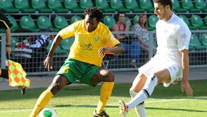 Futbalová paráda! Osemgólová prestrelka, šesťgólový debakel