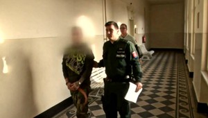 Šestnásťročného Adriána ohrozoval v Lučenci na ulici muž so sekerou