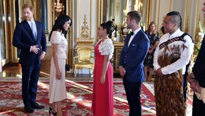 Meghan chcela opäť porušiť protokol, situáciu zachraňoval Harry