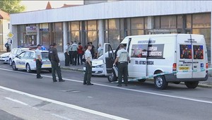 V Komárne našli 20 migrantov, vodič dodávky ušiel