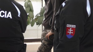 Viac ako dva roky bojuje otec za to, aby bol muž, ktorý mal znásilniť jeho dcéru, potrestaný