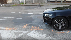 Na elektrickej kolobežke viezla kamaráta. Po zrážke s autom skončila 15-ročná dievčina v nemocnici