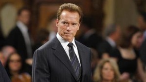 Schwarzenegger klesá na dno. Je najnepopulárnejším guvernérom