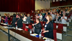 Sestričky odhodili uniformy. Na sneme riešili svoju existenciu