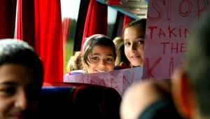 Britský súd vrátil päť slovenských detí domov!