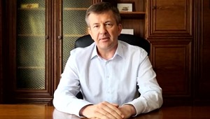 Veľvyslanec na Slovensku, ktorý podporil demonštrantov, odstupuje z funkcie