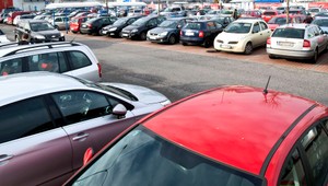 Autá bez mena: Zlodeji v Petržalke kradnú poznávacie značky vozidiel