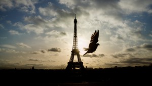 Francúzsko po útokoch vyhlásilo prvýkrát v histórii 3-dňový štátny smútok