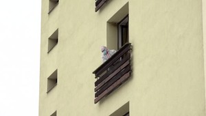 Parlament schválil domácu smart karanténu