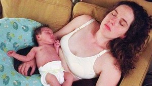 Žiadne dokonalé zábery, ale pravá realita materstva: Tieto fotky potešia mnohé matky