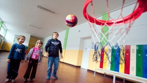 Učitelia v uliciach, žiaci v kluboch. Urobili si aj predčasného Mikuláša