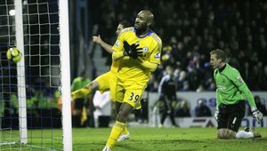 Anelka mieri do Číny