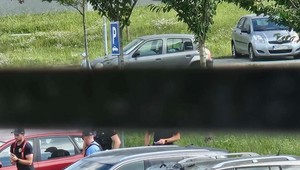 Z miesta sa šíril veľký dym: Na parkovisku v Nitre horelo auto
