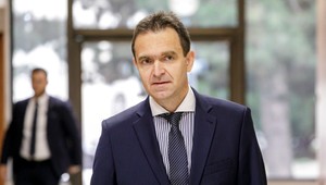 Vláda chce zatočiť s nelegálnou migráciou, z Pellegriniho sa smeje internet