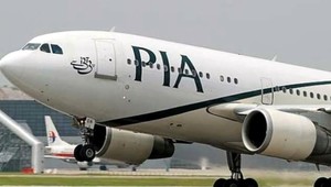 V Pakistane sa zrútilo civilné lietadlo, malo v ňom byť 107 pasažierov