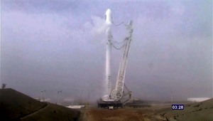 Raketa Falcon 9 sa počas návratu na Zem poškodila