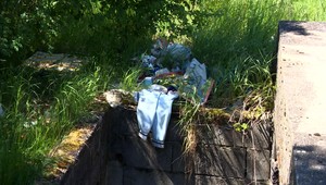 Muž zaútočil na svojho kamaráta tĺčikom na mäso. Súd rozhodol, či ide do väzby