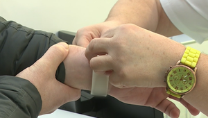 Nemocničnému personálu šetria čas a pomáhajú náramky pre pacientov