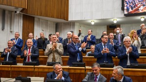 Anti-cenu Homofób roka získalo 90 poslancov. Za nimi skončili Huliak a Uhrík