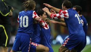 Chorváti a Íri už blízko k postupu na futbalové ME
